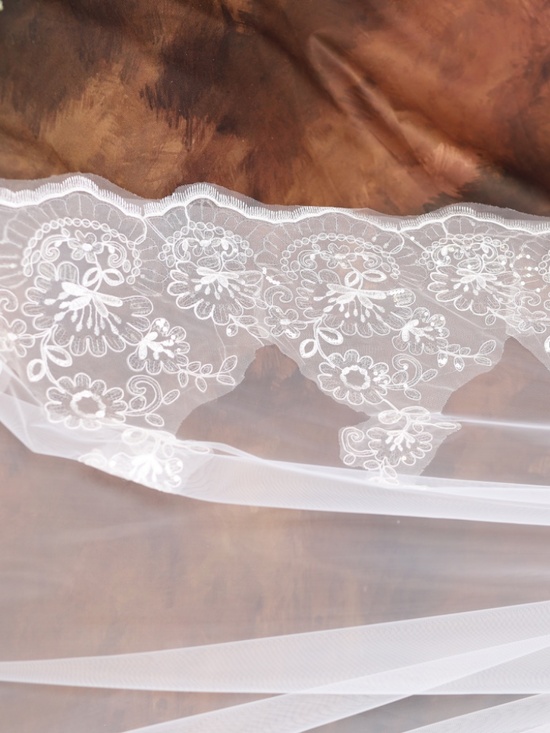 Romantic Bridal Veil with Comb Lace Sequins Long Wedding Veil